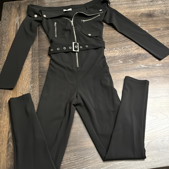 BLACK ZIP DETAIL SELF BELTED UTILITY JUMPSUIT SIZE SMALL - Picture 3 of 4